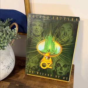 Vintage 1999 Wizard of Oz Deluxe Edition Box Set with Script & DVD